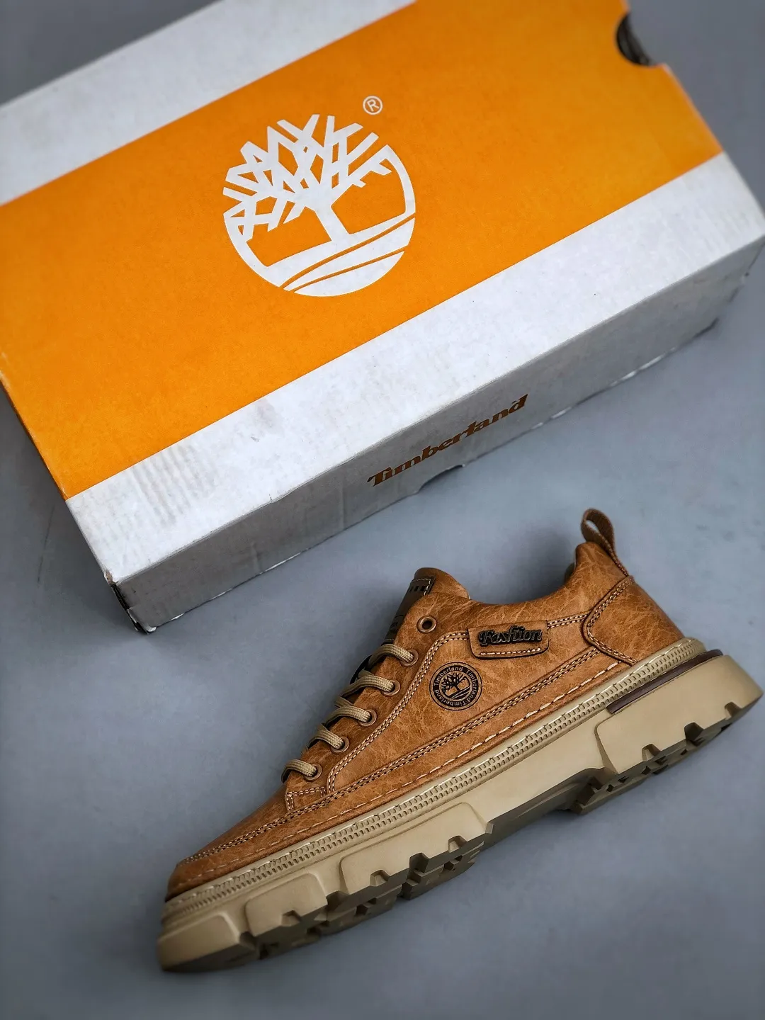 Local pickup 💰 520 supports store Timberland/Timberland classic 25ss new low-top (plus velvet) classic re-creation, brand new upgrade, Guangdong factory quality, original box and original packaging. The fabric is made of Italian 🇮🇹 top frosted mesh. It is paired with anti-odor and anti-corrosion genuine leather latex insoles to give you a perfect wearing experience. High-quality and durable, a must-have for sportsmen. Specially designed to handle handsomeness. High-quality and first-class foot feel. Exclusive supply Official item number: TB23066 Size: 39 40 41 42 43 44